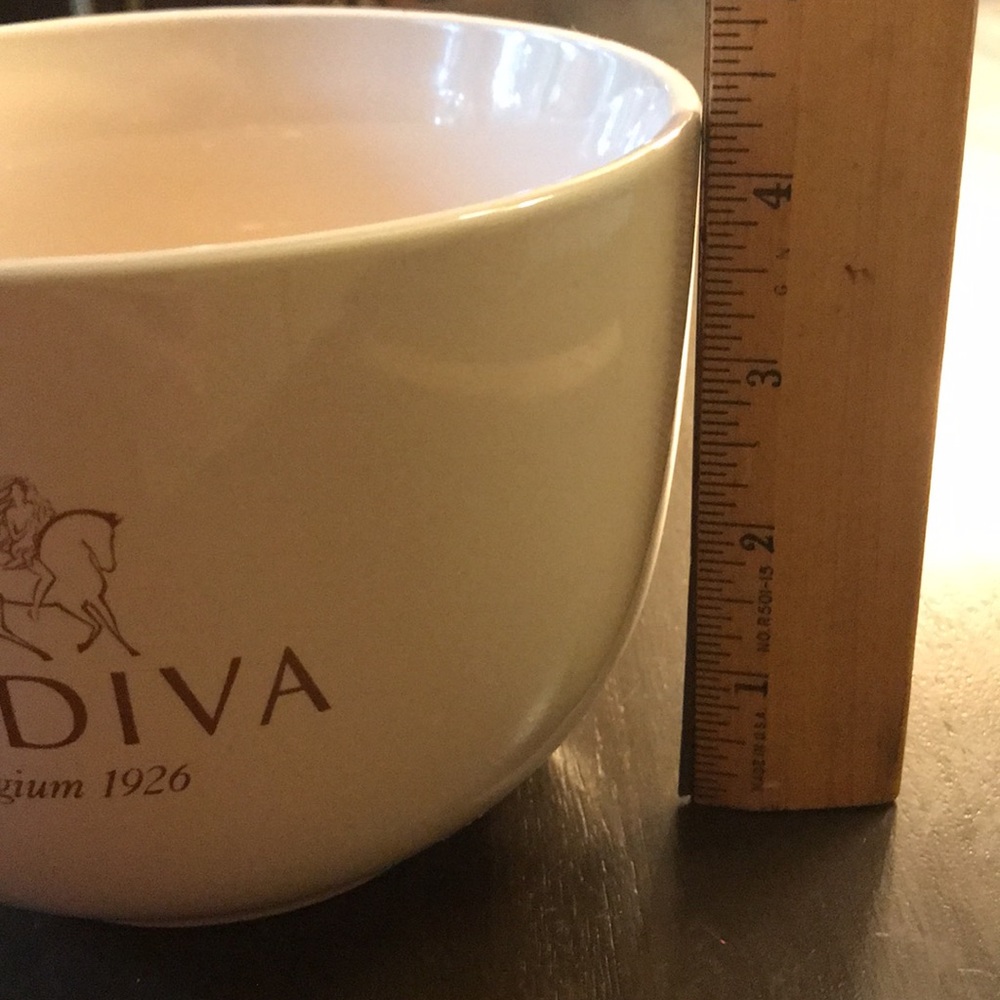 Extra Large Godiva Ceramic Mug - Picture 9 of 9